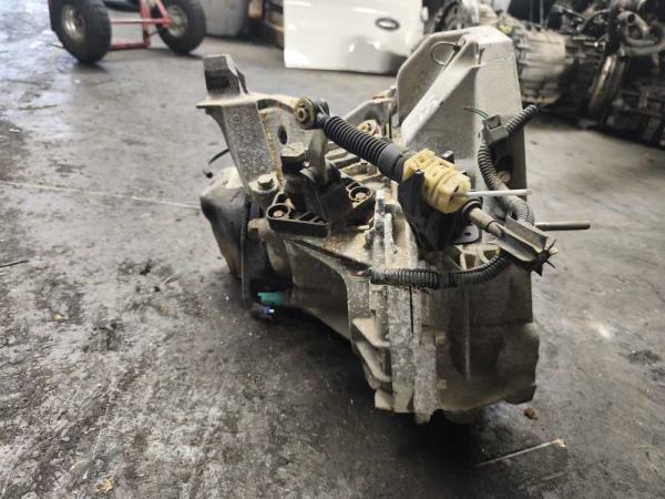 BOITE DE VITESSE MANUEL RENAULT/DACIA 1.5DCI CODE: JR5175 - Vue 3